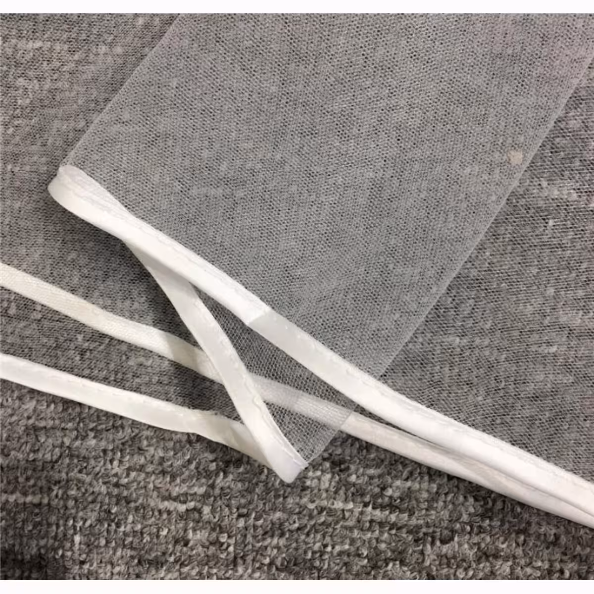 Hvid tyl veil med kantforstærkning