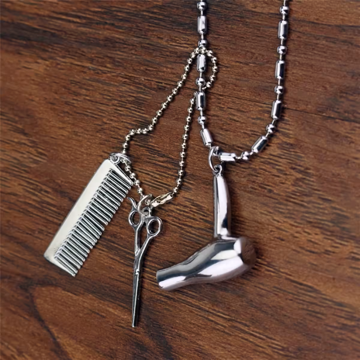Metal kæde med vedhæng til frisører og stylister