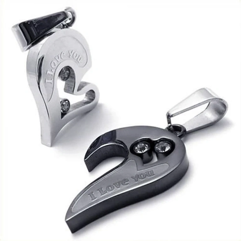 Vedhæng med to hjerter til par To hjertevedhæng til forelskede par