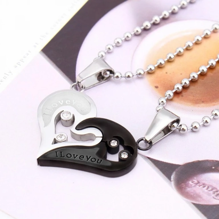 Gave med hjertehalskæder til par Hjerte halskæder, ideel gave til par