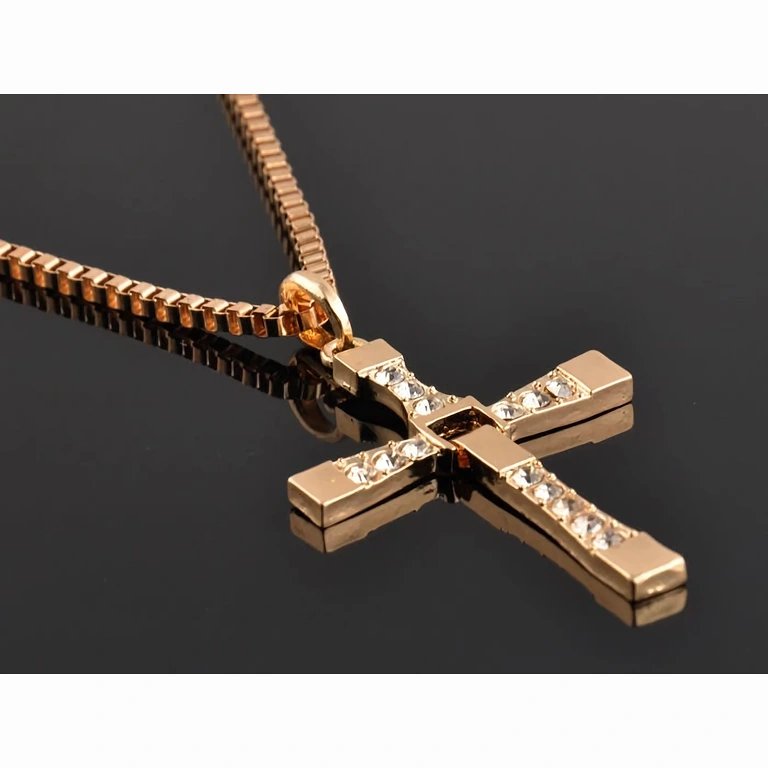 Guldkryds vedhæng med Swarovski sten Guld kryds vedhæng med syntetiske Swarovski-sten