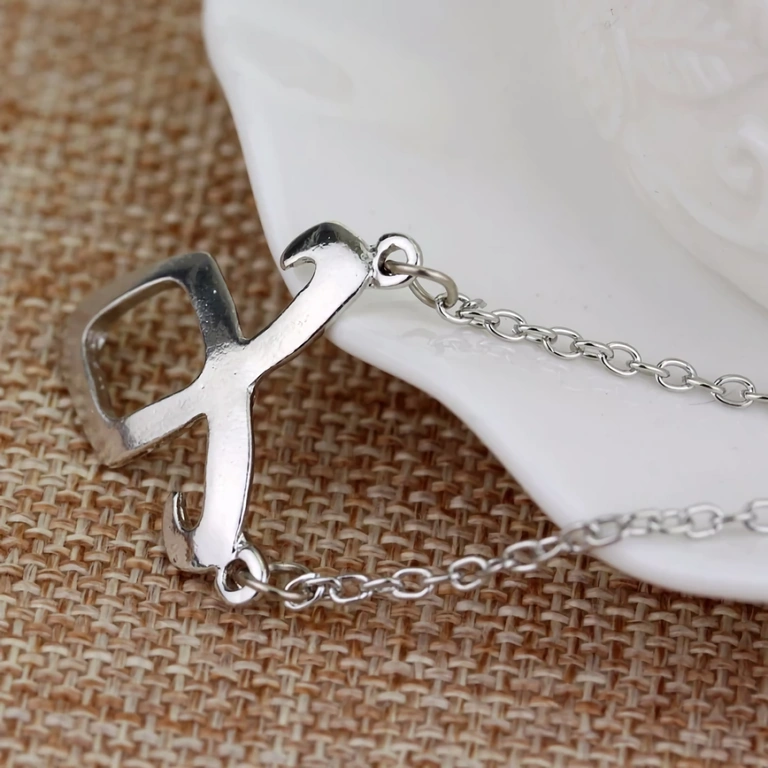 Fantasy vedhæng baseret på symboler fra Mortal Instruments