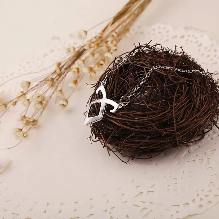 Runemedaljon med englesymbol fra City of Bones film