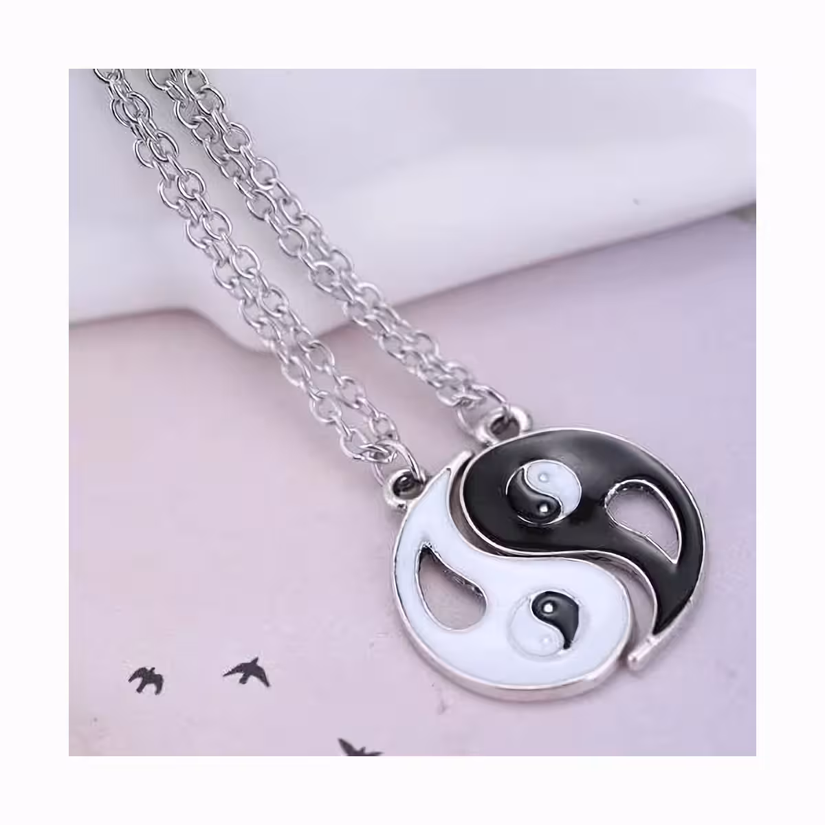 Sæt kæder til ham og hende med Yin Yang medaljon