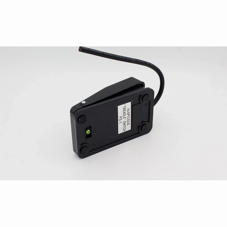 Elektrisk fodkontakt monteret på kabel