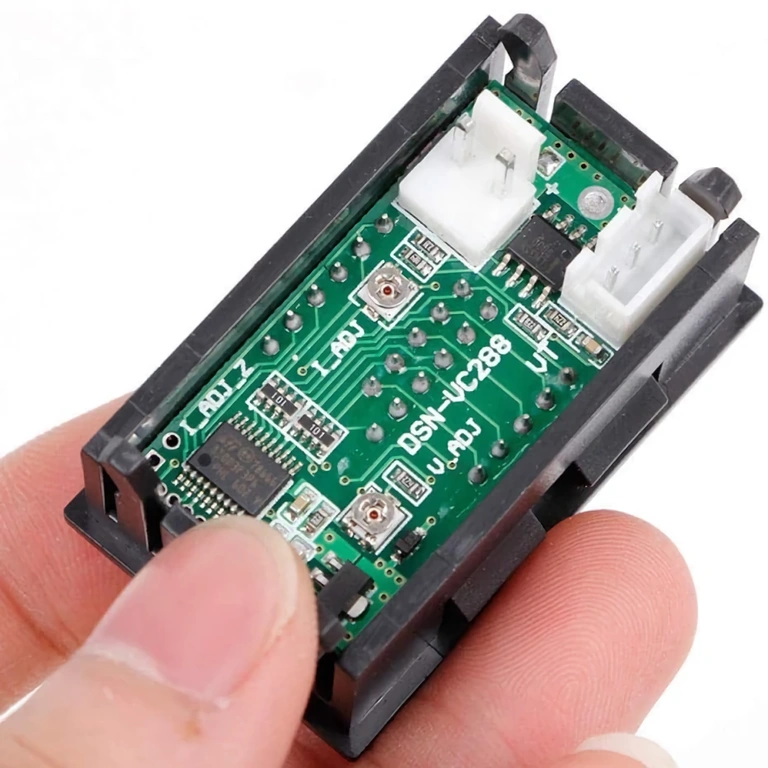 Panel volt-amperemeter Paneldisplay til spænding og strøm i jævnstrøm