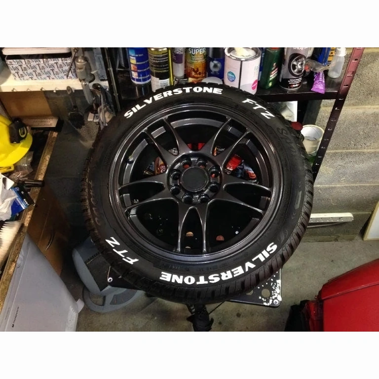 Holdbar hvid marker til dækflanke