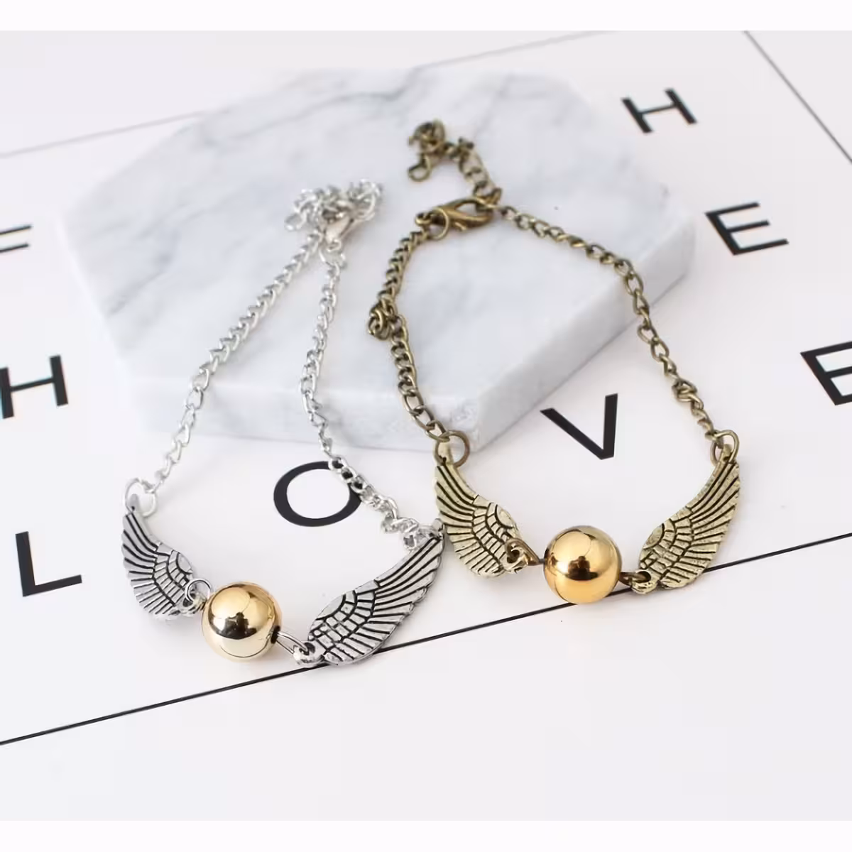 Elegant armbånd med Deathly Hallows-symbol fra Harry Potter