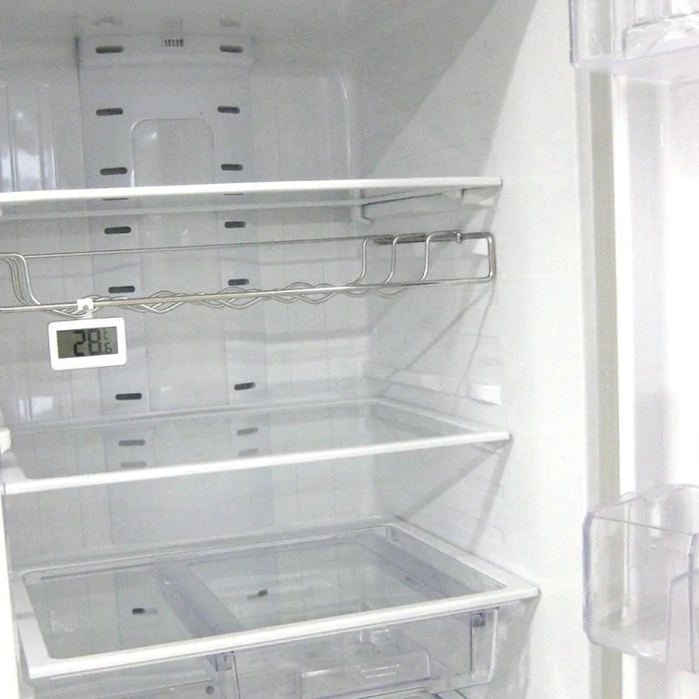 Elektronisk termometer resistent mod fugt i badeværelse eller køkken