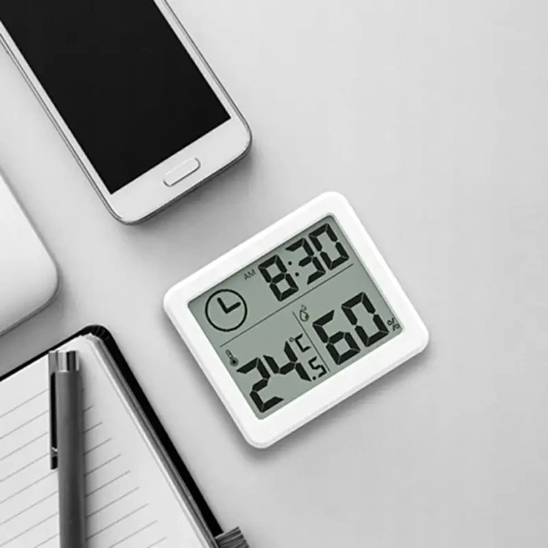 Værelsesklimakontrol med LCD-display og moderne design