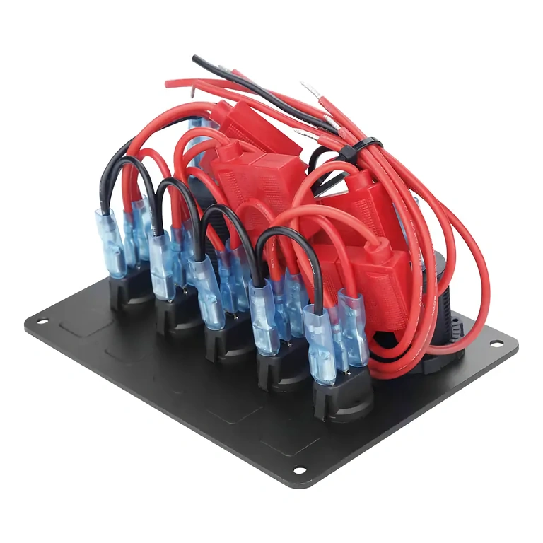 Bilpanel med IP65-beskyttelse, sikringskontakter, ideel til fugtige eller støvede miljøer