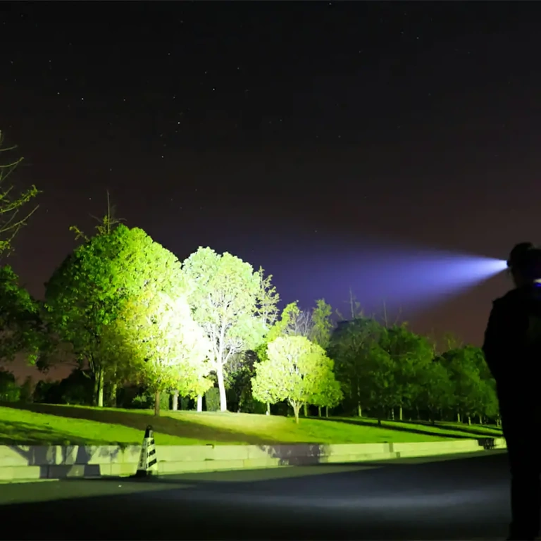 LED-pandelampe til camping, fiskeri og vandreture