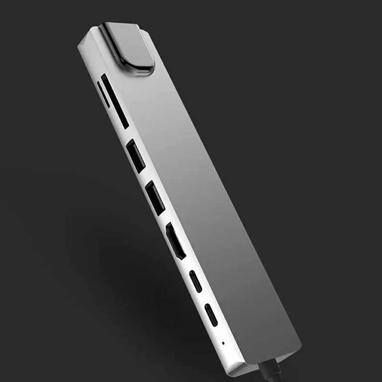 USB-C hub med Ethernet, HDMI og USB-porte i bærbart design