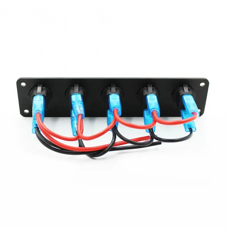 Bagtilslutningsdetalje Elektriske stik på bagsiden af panelet