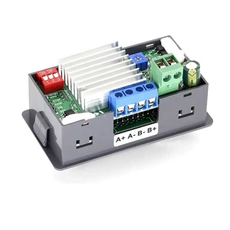 Bagsidevisning med terminaler på stepper-kontrolmodul til CNC