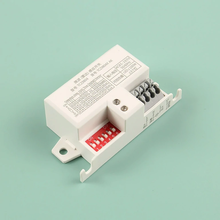 Sidevisning af mikrobølgesensor til tilstedeværelse