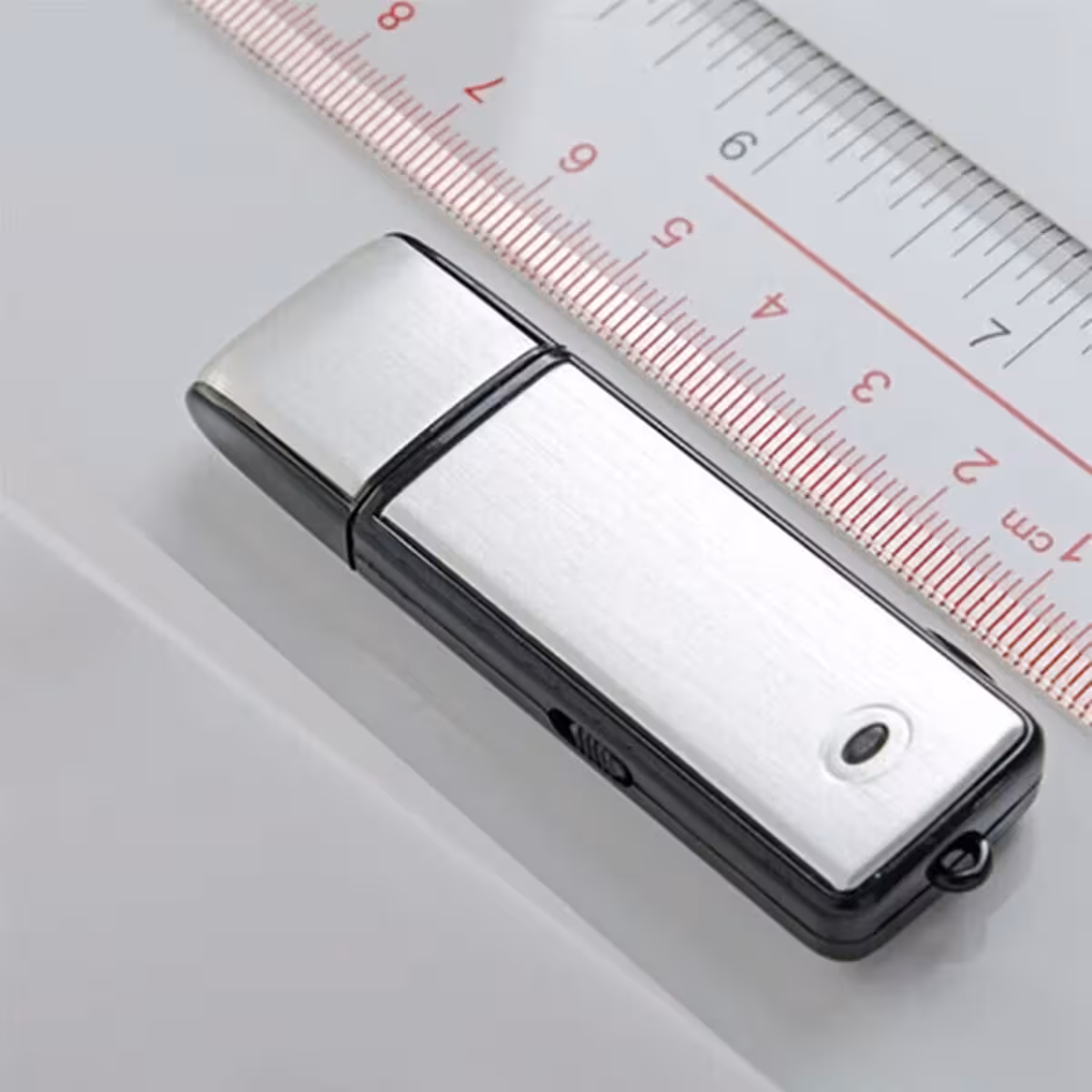 Diskret USB-stick med usynlig LED-indikator til optagelser