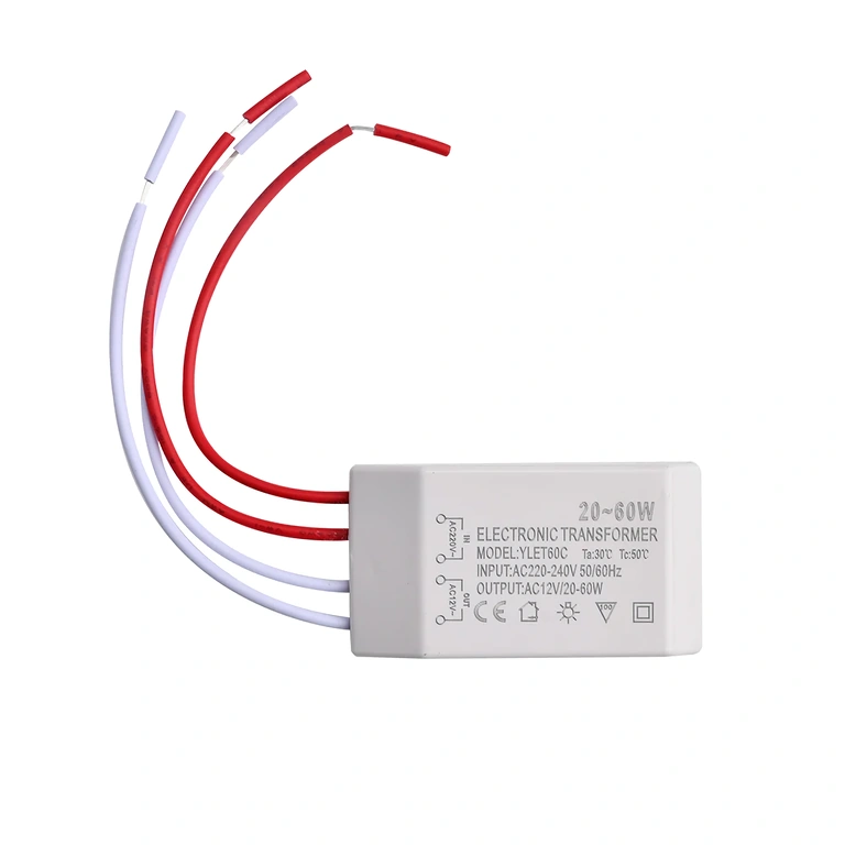 Transformator til halogenpærer 12V AC Dedikeret transformator til strøm til 12V halogenpærer