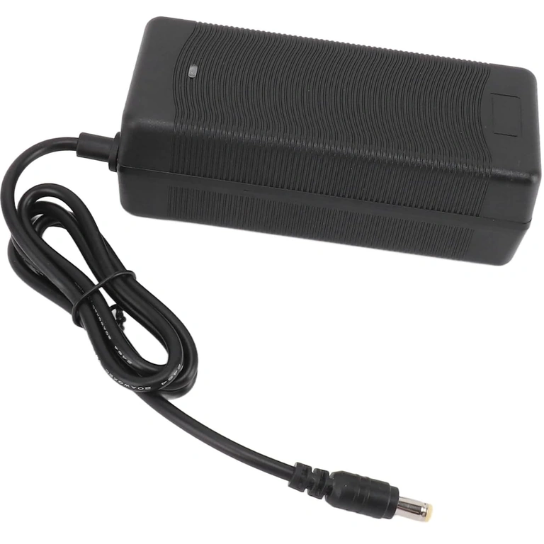 Oplader til elektriske køretøjer 48V–54,6V 2A oplader til løbehjul, cykler og scootere, med beskyttelse og LED-indikator