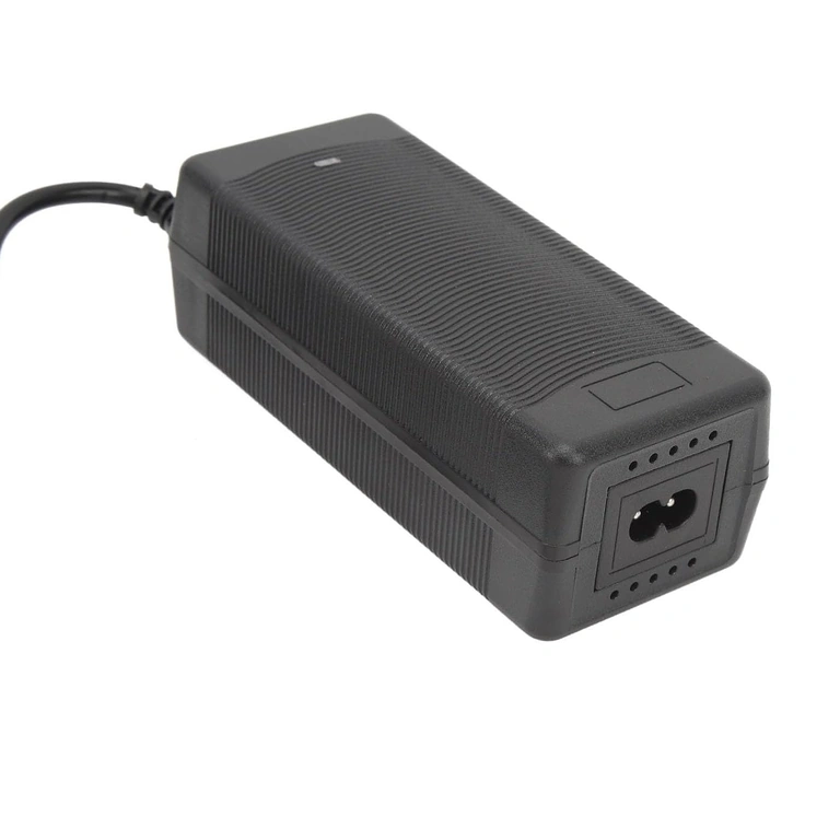 Oplader med coax-stik 8 mm 52V–58,8V 2A oplader med coaxialstik 8 mm, kompatibel med løbehjul og scootere