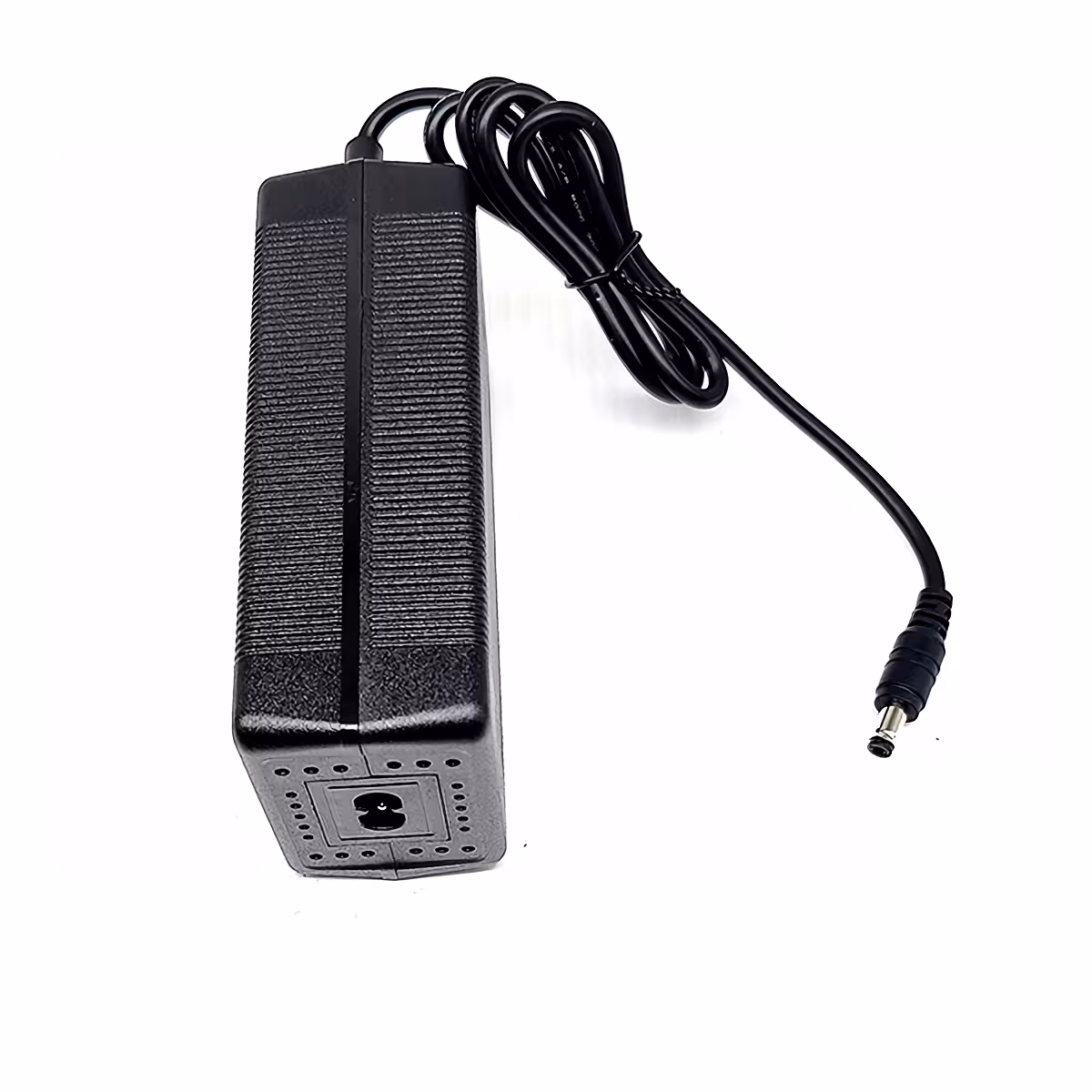 Sidevisning af 60V 2A oplader, kompakt og bærbar, med støjsvag ventilator