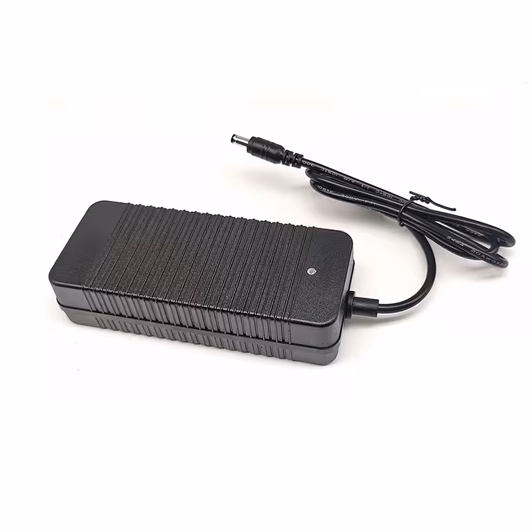 24V Li-Ion oplader (29,4V) 2A til elektrisk scooter og cykel