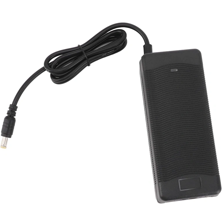 DC-stik 2,1×5,5 mm til 21V Li-Ion oplader DC 2,1×5,5 mm stik til 21V 2A Li-Ion oplader – kompatibel med 18V Li-Ion batterier og portabelt værktøj