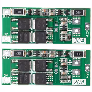 Frontvisning af sæt med 2 stk. BMS 2S 20A 7,4V-moduler med balancering