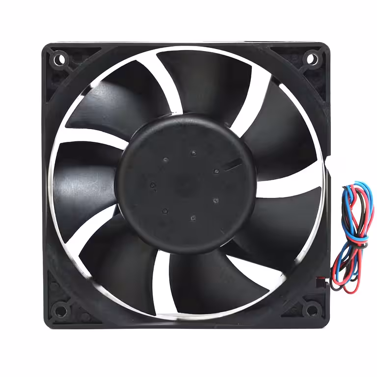 Set forfra af 120x120mm 48V aksialventilator